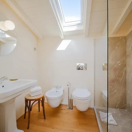 Angiolo - Spacious & Elegant Duplex In * Firenze