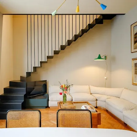 Angiolo - Spacious & Elegant Duplex In