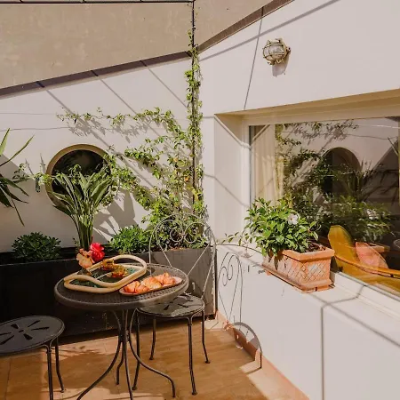 Angiolo - Spacious & Elegant Duplex In