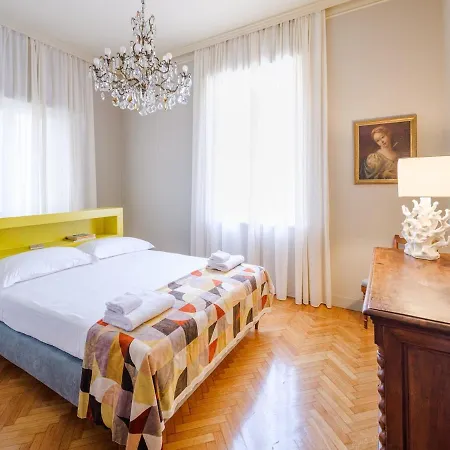 Angiolo - Spacious & Elegant Duplex In Apartman Firenze